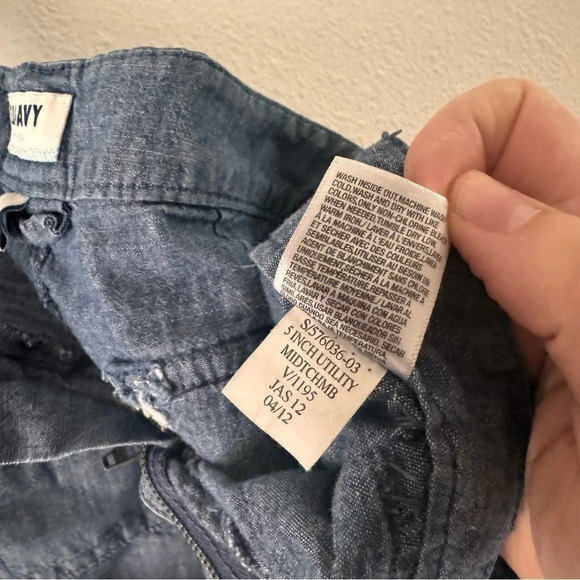 Old Navy Chambray Utility Shorts 5In Inseam Classic Denim Core Preppy Timeless - Picture 7 of 9